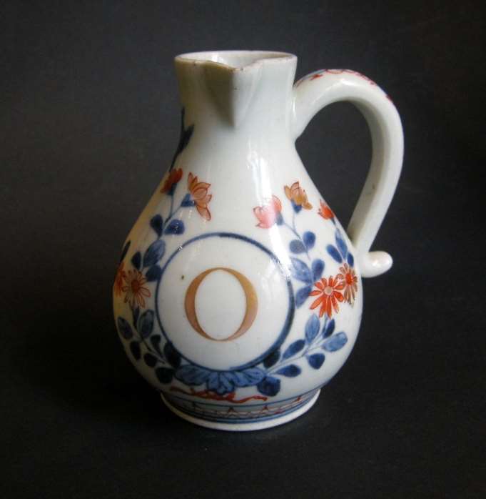 Small ewer porcelain for the oil
